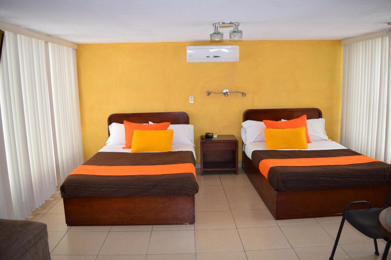 Hotel Santa Lucia Del Bosque ซานหลุยส์โปโตซิ ภายนอก รูปภาพ