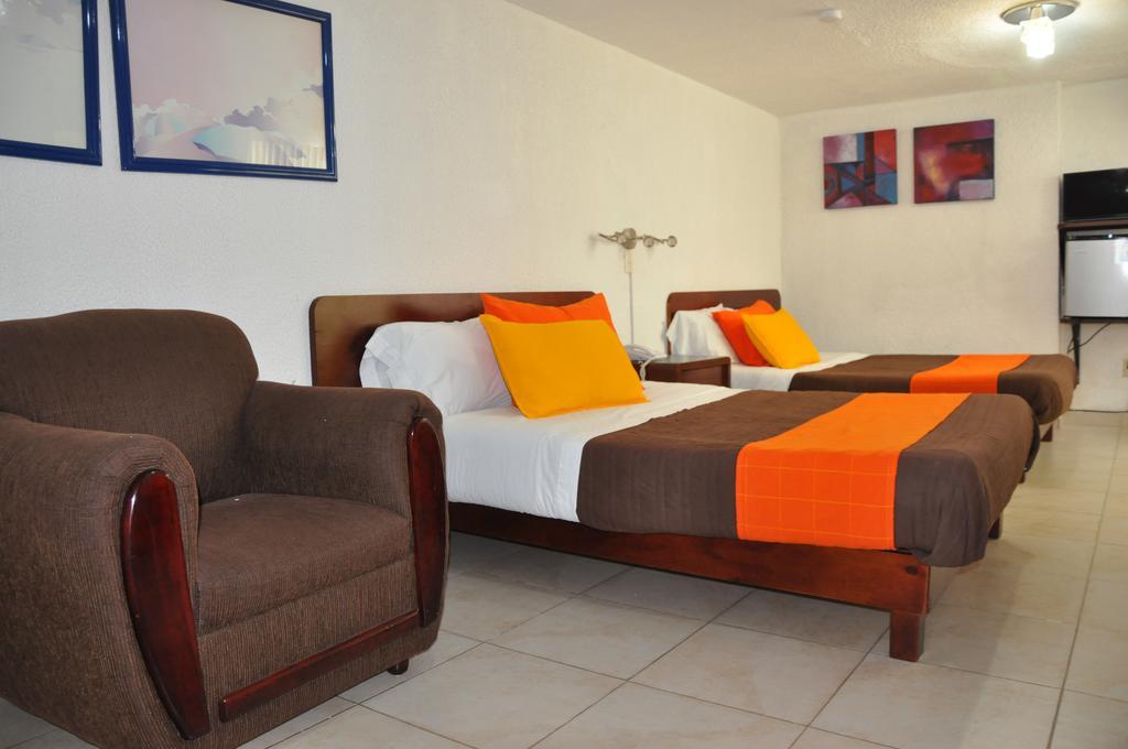 Hotel Santa Lucia Del Bosque ซานหลุยส์โปโตซิ ภายนอก รูปภาพ